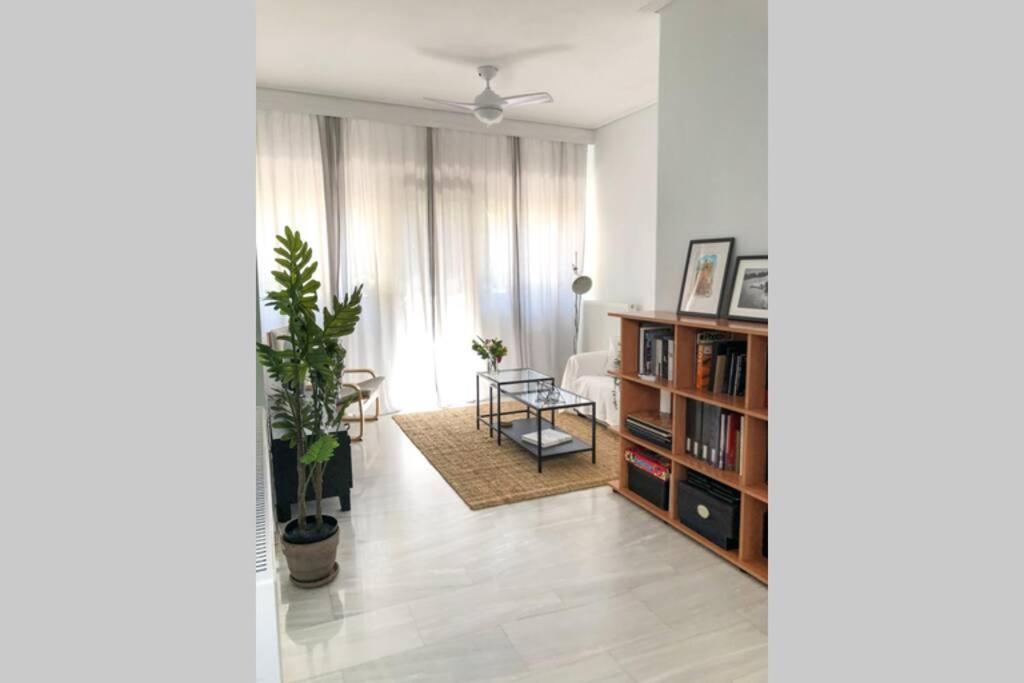 Your Cozy Downtown Home - Apartment Larissa Ngoại thất bức ảnh